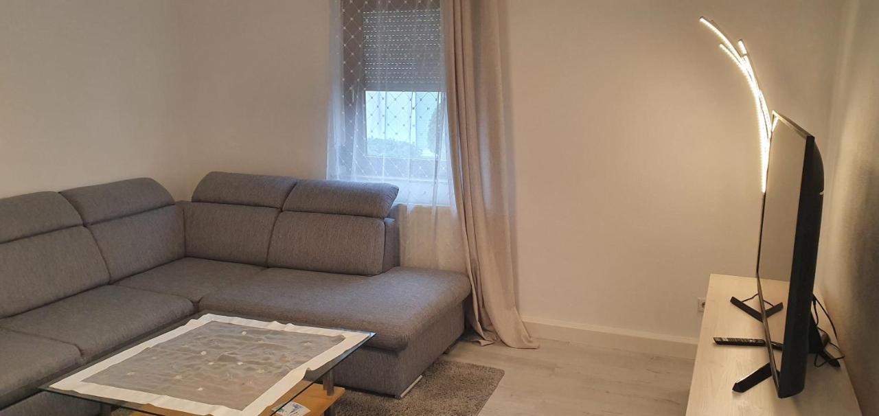 Outletcity Ferienwohnung - Apartment 4 Metzingen  Kültér fotó