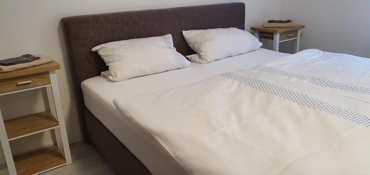 Outletcity Ferienwohnung - Apartment 4 Metzingen  Kültér fotó